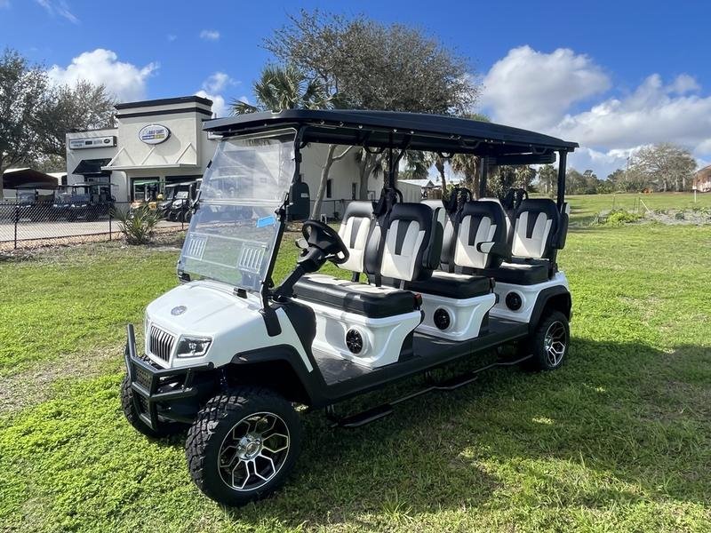 2025 Evolution D5 Maverick 6 Plus Pearl White | 6-Seater with CarPlay